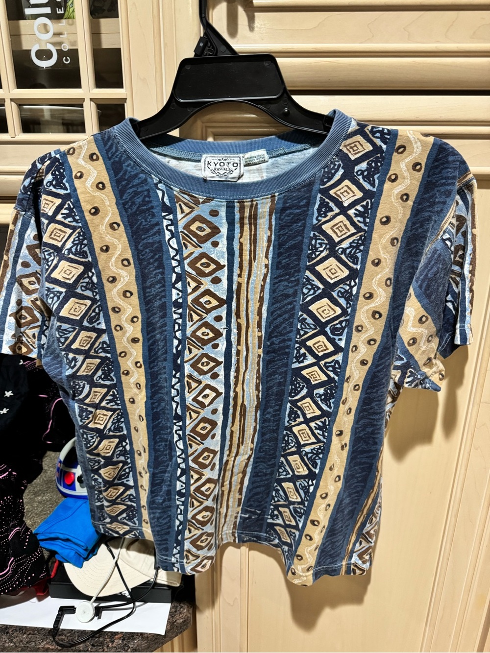 Blue & Tan Short-Sleeve Geometric Tee